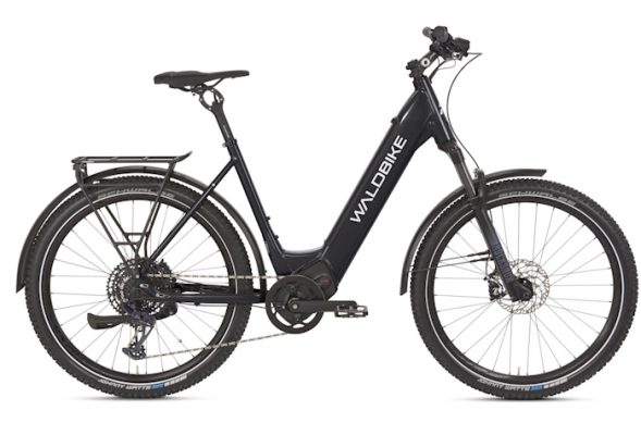 Waldbike Tilia Trekking E-Bike in Raven Black mit Gepäckträger und Schutzblechen